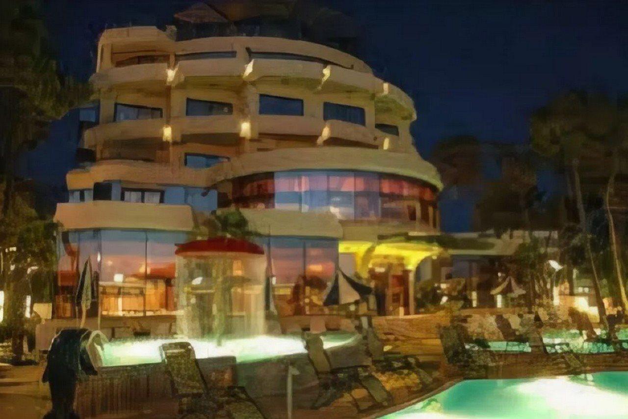 Vela Hotel