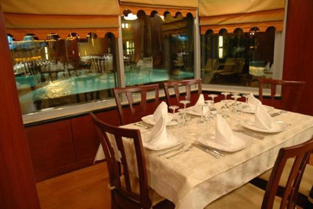 Vela Hotel 4*