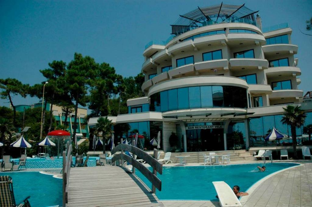 Vela Hotel Kryemëdhej